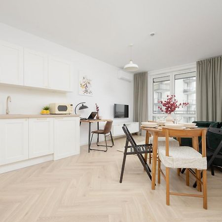 Modern Apartment With Balcony Near Aleje Jerozolimskie By Noclegi Renters Warsaw Exterior photo